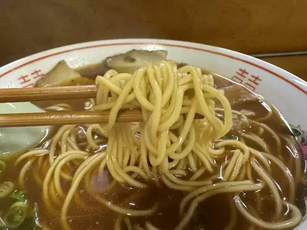 「【日本麺紀行】岡山が誇る昭和初期創業の老舗大衆食堂で味わう絶品ラーメンとは？ / 岡山県岡山市北区奉還町の「大衆食堂 旭軒」」の画像