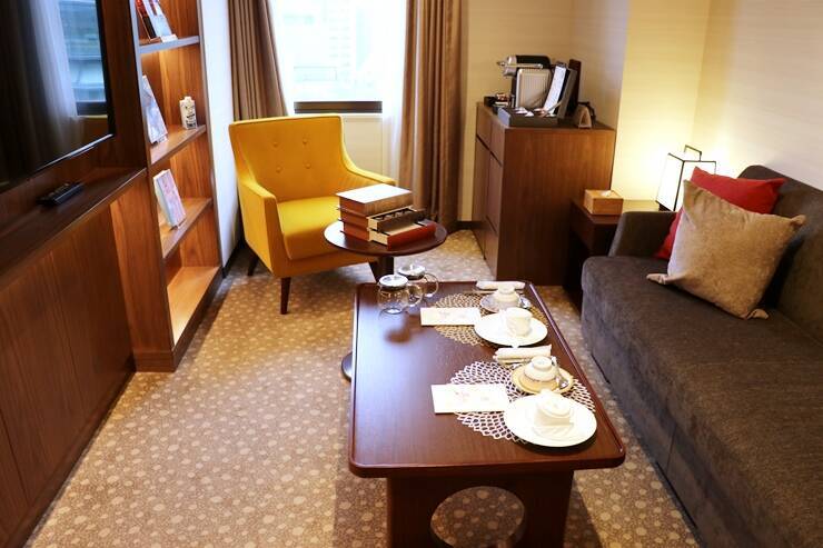 まるで泊まれる図書館！東京・芝パークホテルで本に囲まれるおこもりステイを