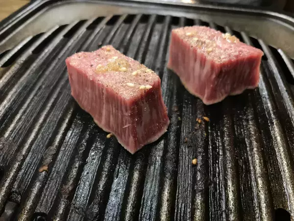 「【日本焼肉紀行】愛知・新安城の「お肉家てらもと」で味わう絶品生塩タンとは？」の画像