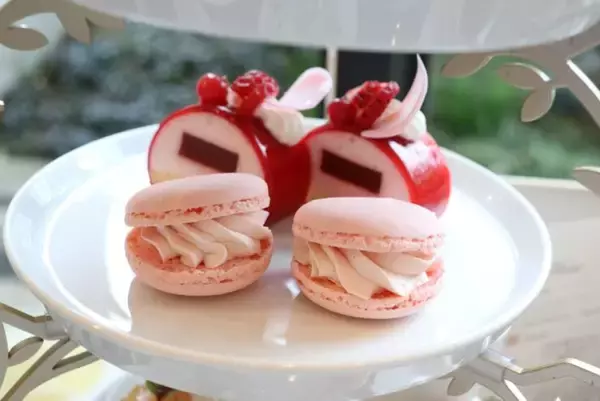 「旬のいちごを楽しめる桜色のストロベリーアフタヌーンティー｜ストリングスホテル 名古屋 ニューヨークラウンジ」の画像