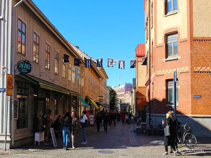 【世界のカフェ】スウェーデンで見つけた巨大シナモンロールが食べられる老舗カフェ・フサーレン(Café Husaren)