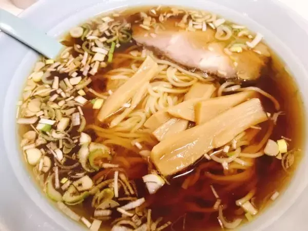 「あのイチロー選手が愛する街中華の名店で味わう半チャンラーメンとは？ / 東京・有楽町の「交通飯店」」の画像