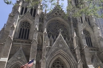 ニューヨーク・マンハッタンのど真ん中にある全米最大の教会「セント・パトリック大聖堂」