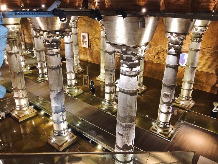 トルコ・イスタンブールの地下には宮殿が？！テオドシウスが造った貯水池が荘厳すぎる