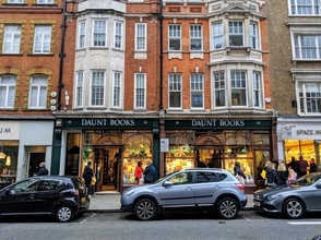 ロンドンにある本の虫憧れの優美な書店「Daunt Books」