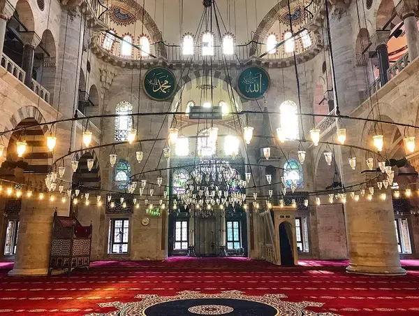 「トルコ史上最高の建築家ミマール・スィナンが設計した「クルチ・アリ・パシャ・モスク」とは？」の画像