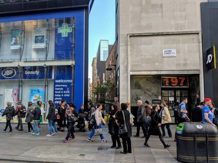 午後5時以降は入場無料 ロンドンの繁華街に建つイギリス初の公共ギャラリー フォトグラファーズ ギャラリー 19年4月30日 エキサイトニュース