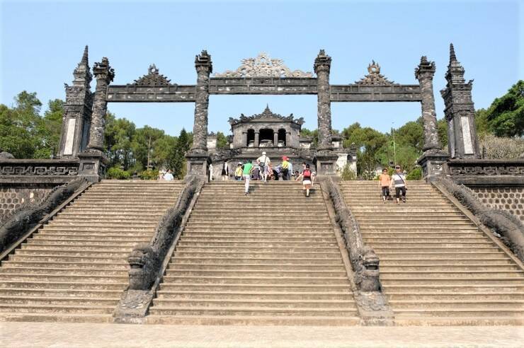 【世界遺産】ベトナム・フエのカイディン帝陵は、奇抜すぎる皇帝のお墓