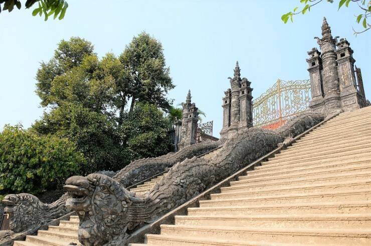 【世界遺産】ベトナム・フエのカイディン帝陵は、奇抜すぎる皇帝のお墓