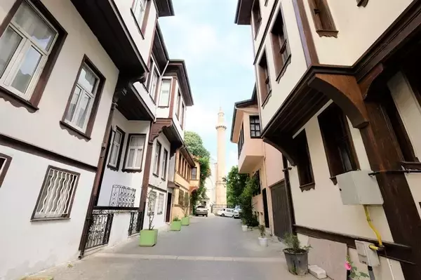 「【世界の街角】世界遺産の古都トルコ・ブルサは、オスマン朝の伝統が息づく心地よい街」の画像