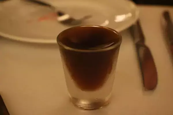 「東京・新宿歌舞伎町で楽しむ本格ロシア料理とは？ / 異国情緒漂う『スンガリー』でロシアの家庭料理を満喫」の画像