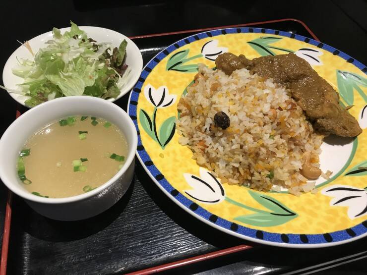 東京のリトルヤンゴンで美味しいミャンマーの炊き込みご飯を味わう料理 / 新宿区高田馬場の「ミンガラバー」