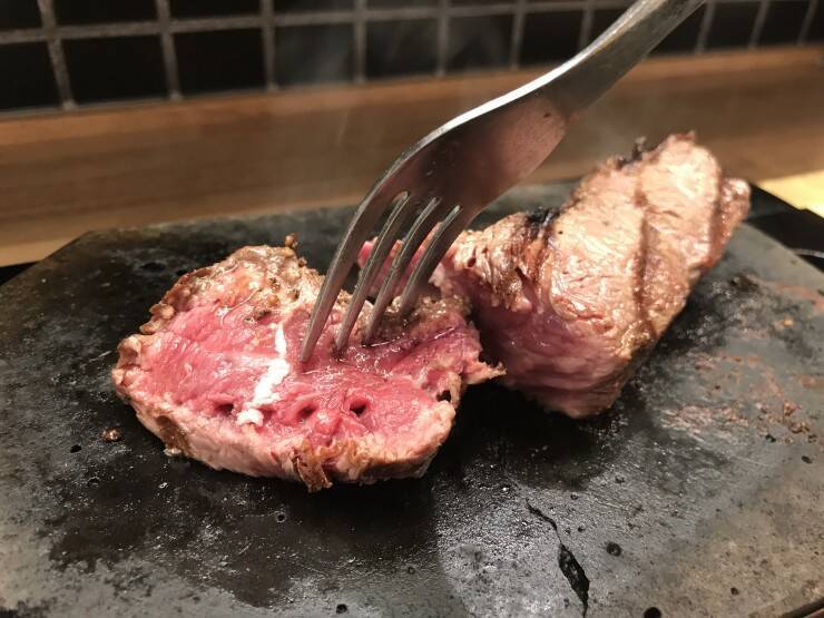 最高に安くて早くてウマイ！あの松屋が展開する世界に三鷹だけにしかない「ステーキ屋　松」とは？