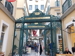 まるでフランスの街角！イスタンブール・カラキョイ地区の美しい通り「フレンチ・パサージュ」
