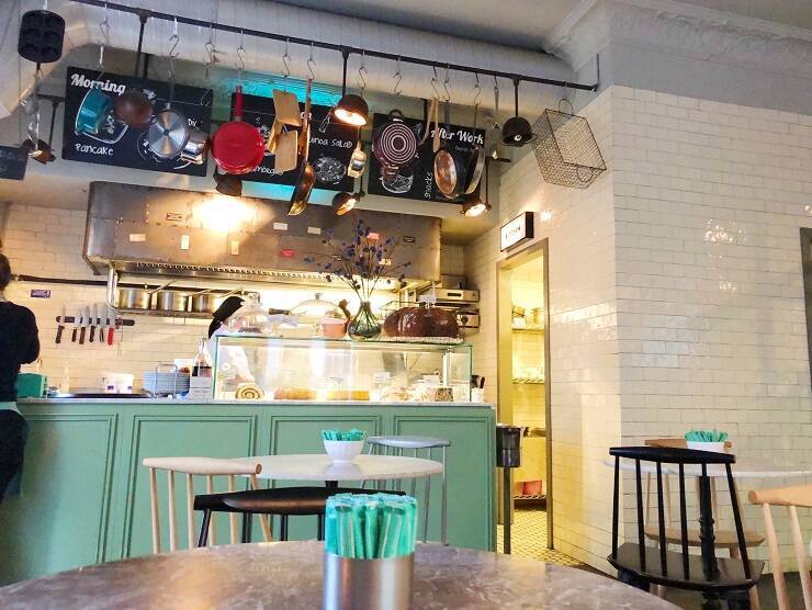 まるでフランスの街角！イスタンブール・カラキョイ地区の美しい通り「フレンチ・パサージュ」