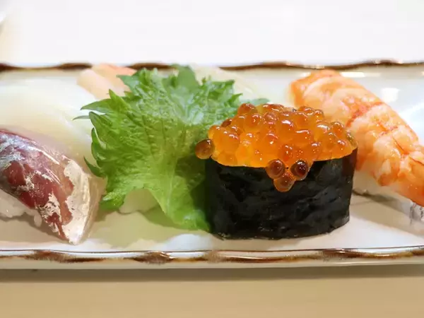 「外出自粛明けに行きたい！京都駅近くでおいしいお寿司と和食を手頃に楽しめる「とみせん」」の画像