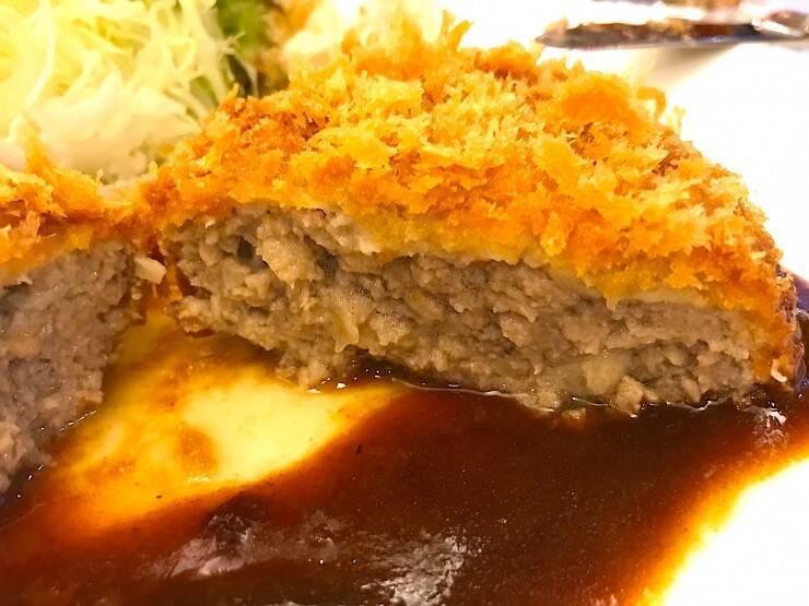 100年以上続くビアホールで味わう最高のメンチカツ / 東京都千代田区神田神保町の「ランチョン」