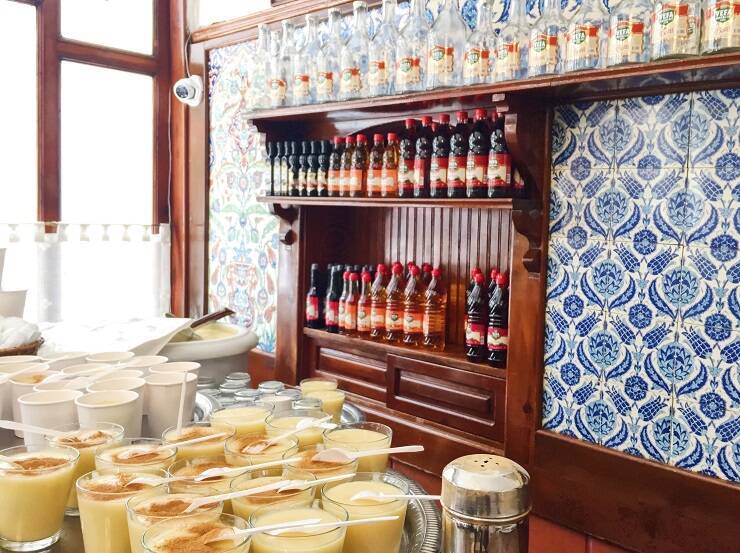 トルコの発酵飲料ボザって？イスタンブールの老舗「ヴェファ・ボザジュス」で本格的なボザを味わおう！