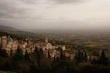 「スローツーリズムの聖地　イタリア、アッシジの葡萄畑を歩く」の画像1