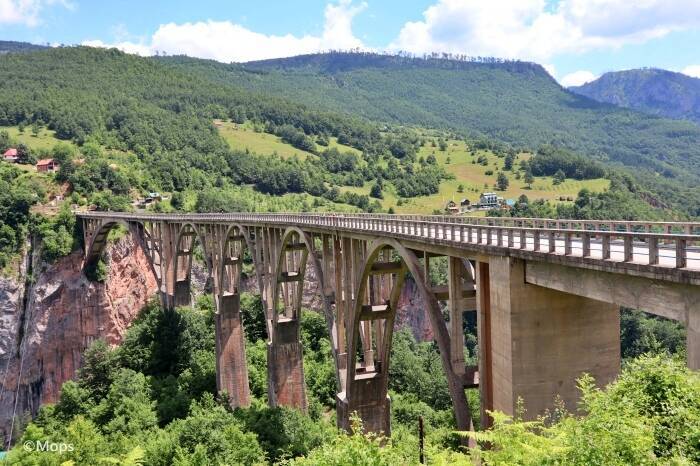 ヨーロッパ最大規模！モンテネグロのタラ渓谷で、豊かな自然風景を楽しもう