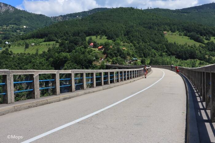 ヨーロッパ最大規模！モンテネグロのタラ渓谷で、豊かな自然風景を楽しもう