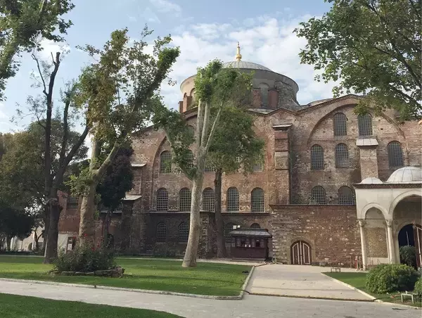 「ローマ皇帝コンスタンティヌス1世が建設！トルコ・イスタンブールの教会「アヤイリニ教会」」の画像