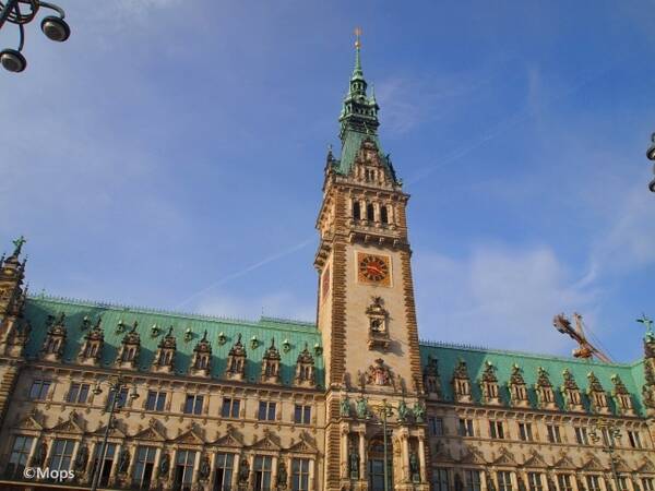 北ドイツの町ハンブルクで ランドマークにもなっている壮麗な外観の市庁舎を訪ねて 年9月日 エキサイトニュース