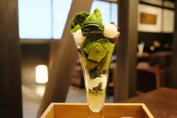 「【京都】「辻利兵衛本店 宇治本店茶寮」で、史上最「濃」の抹茶パフェに出会う」の画像