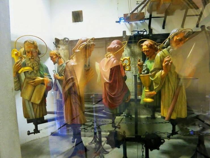 なんとプラハに地下都市が！旧市庁舎のガイドツアーで中世のプラハを体感