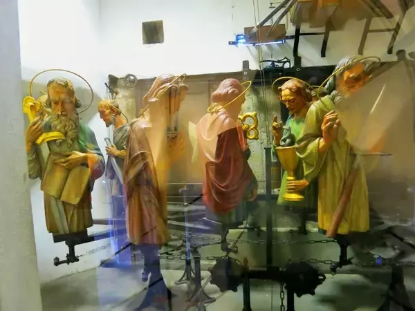 「なんとプラハに地下都市が！旧市庁舎のガイドツアーで中世のプラハを体感」の画像