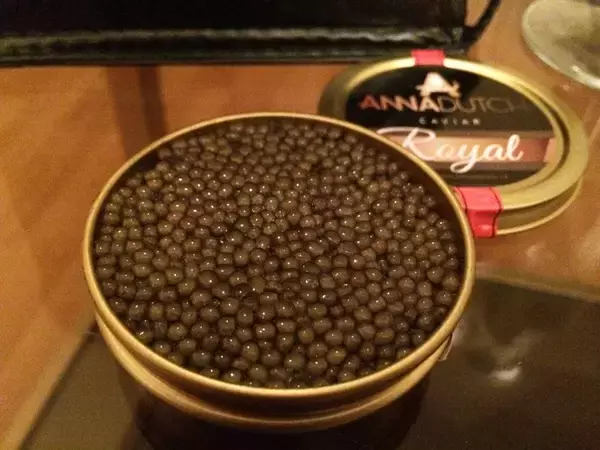 「【世界の美食】オランダ産「極上生鮮キャビア」をお持ち帰りしてみた！」の画像