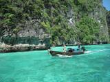 「エメラルドグリーンの絶景ビーチ！タイ・ピピ島のマヤベイは息をのむほどの美しさ」の画像10