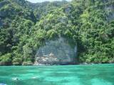 「エメラルドグリーンの絶景ビーチ！タイ・ピピ島のマヤベイは息をのむほどの美しさ」の画像14