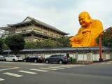 「巨大な黄金色の笑う大仏がニョキっ！台湾・台中のパワースポット「宝覚寺」に行こう」の画像5