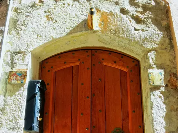 「【世界の街角】シャガールのモザイクも！優しい風景に癒される南仏の中世の街・ヴァンスを訪ねて」の画像