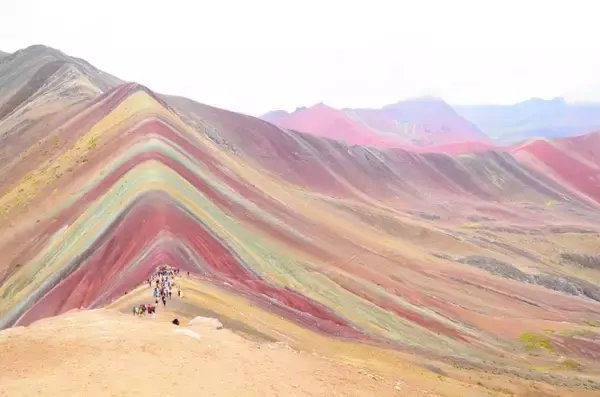 「【世界の絶景】ペルー・標高5030ｍのレインボーマウンテン」の画像