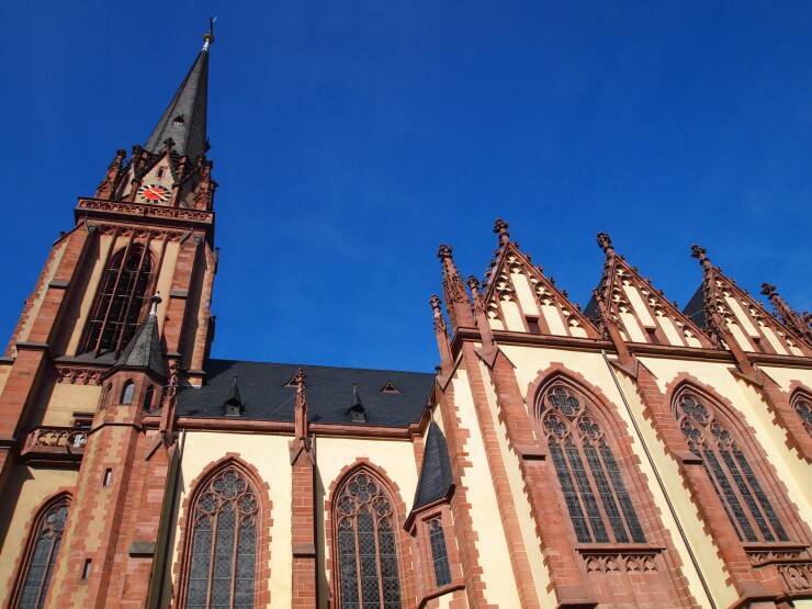 ドイツ フランクフルト最大規模 ステンドグラスが興味深い三王教会へ行ってみよう 17年5月13日 エキサイトニュース
