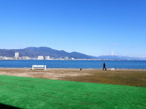 琵琶湖に一番近いカフェでふわふわマカダミアナッツパンケーキを楽しむ 滋賀県大津市 コーヒーハウス ショコラ 17年4月5日 エキサイトニュース