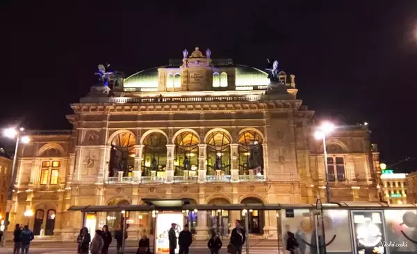 「たった2ユーロでオペラ鑑賞！オーストリア・ウィーン国立歌劇場の「立ち見席」入手方法とは？」の画像