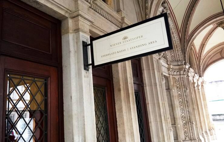 たった2ユーロでオペラ鑑賞！オーストリア・ウィーン国立歌劇場の「立ち見席」入手方法とは？