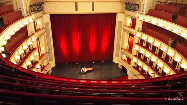 「たった2ユーロでオペラ鑑賞！オーストリア・ウィーン国立歌劇場の「立ち見席」入手方法とは？」の画像