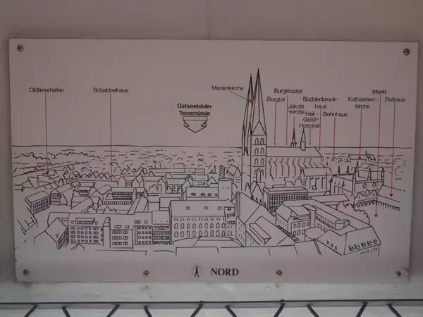 「世界遺産の町リューベック、教会の塔から眺める美しい旧市街は絶景！」の画像