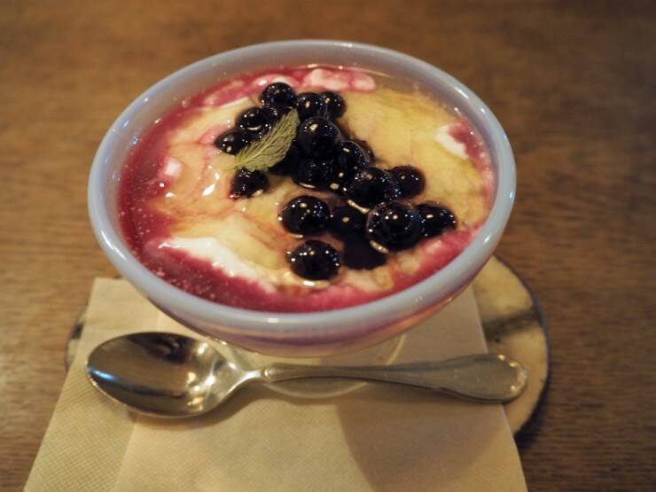 ここはカフェ？いえ、ネパール・インド料理店です！東京杉並区・西荻窪「サジロクローブ」