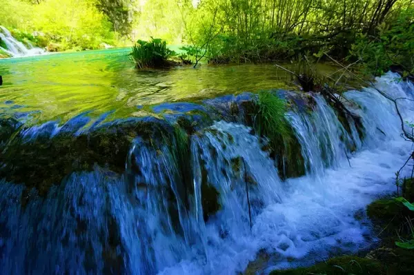 「【世界の絶景】水と緑の楽園が見せる絶景！クロアチアの世界遺産・プリトヴィツェ湖群国立公園」の画像