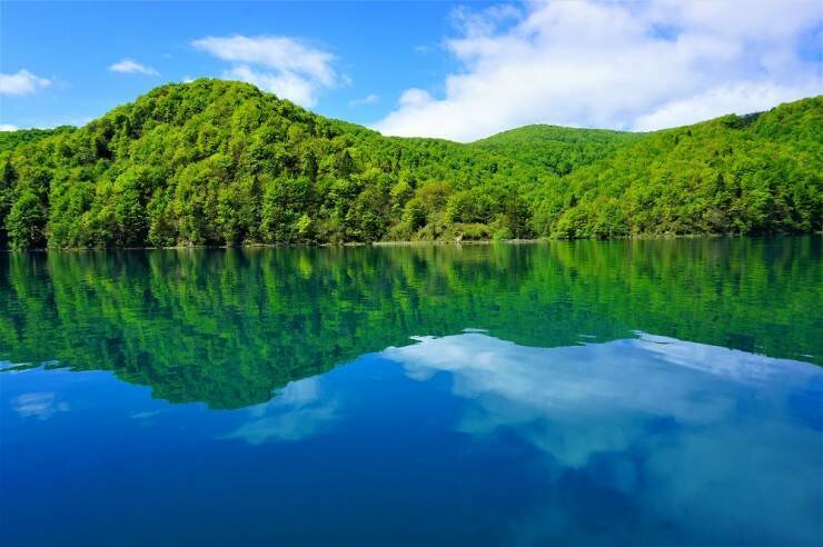 【世界の絶景】水と緑の楽園が見せる絶景！クロアチアの世界遺産・プリトヴィツェ湖群国立公園