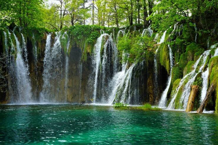 【世界の絶景】水と緑の楽園が見せる絶景！クロアチアの世界遺産・プリトヴィツェ湖群国立公園