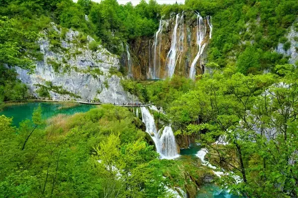 「【世界の絶景】水と緑の楽園が見せる絶景！クロアチアの世界遺産・プリトヴィツェ湖群国立公園」の画像
