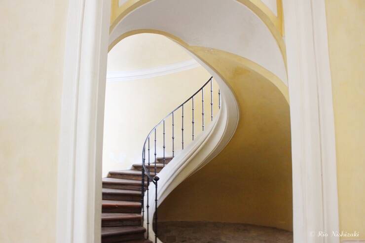 パステルカラーの光の教会 / チェコ・クトナーホラの聖母マリア大聖堂は外観とのギャップが凄い！