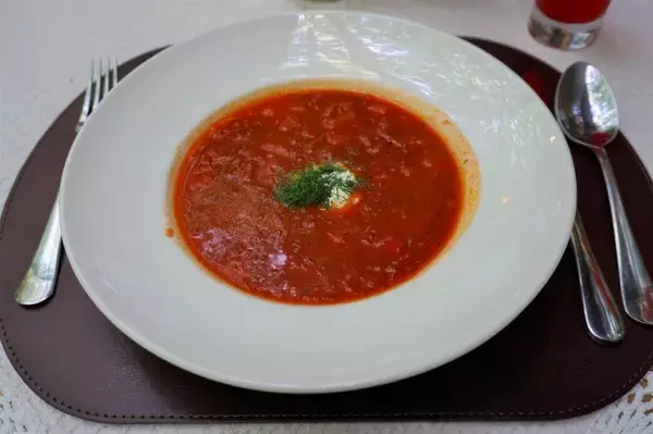 「【世界の郷土料理】飛行船の形をした不思議なリトアニア料理「ツェぺリナイ」を食べてみた」の画像