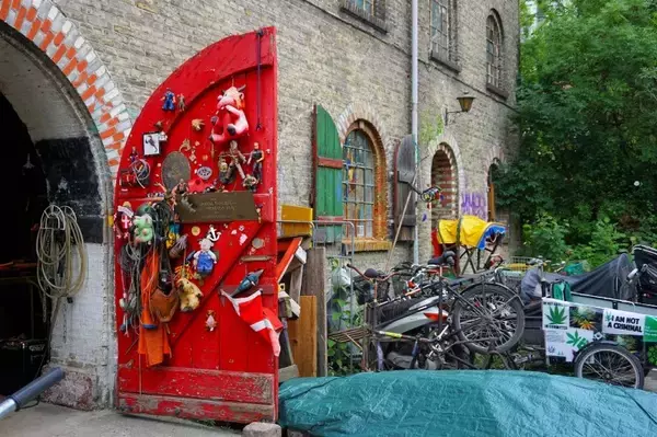 「独特の世界、コペンハーゲンにあるヒッピーの楽園「クリスチャニア」に潜入してみた」の画像